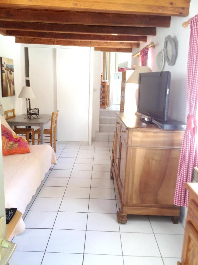 Studio Avec Piscine Privee Jardin Clos Et Wifi A Saint Jean D'Angely Экстерьер фото